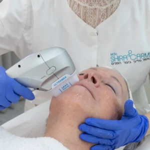 שירה כרמי טיפול מדעי בעור הפנים